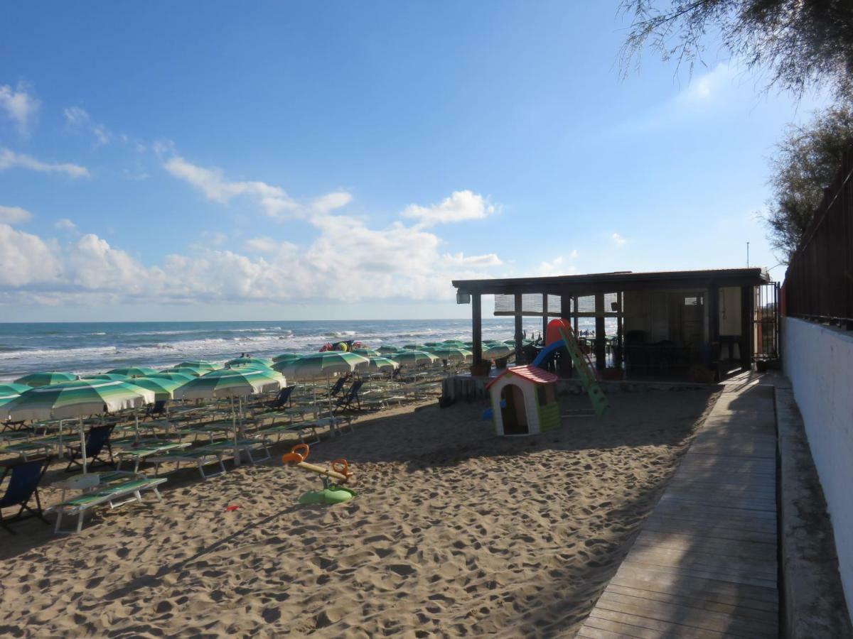 Hotel Centro Turistico La Perla del Gargano Foce Varano Esterno foto