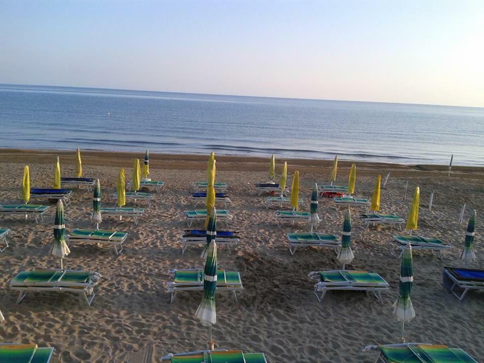 Hotel Centro Turistico La Perla del Gargano Foce Varano Esterno foto