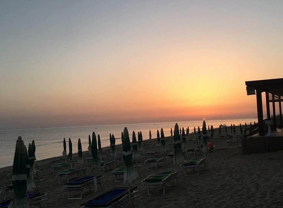 Hotel Centro Turistico La Perla del Gargano Foce Varano Esterno foto