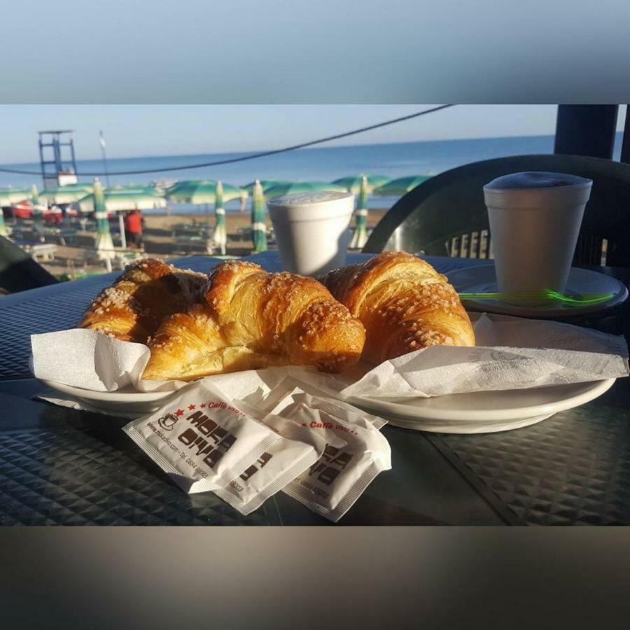 Hotel Centro Turistico La Perla del Gargano Foce Varano Esterno foto